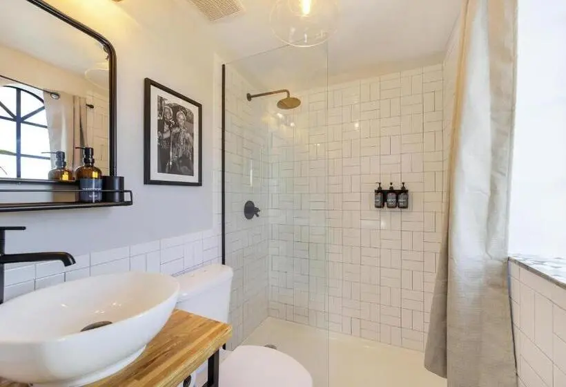 スイート, Tower Hotel Little Havana