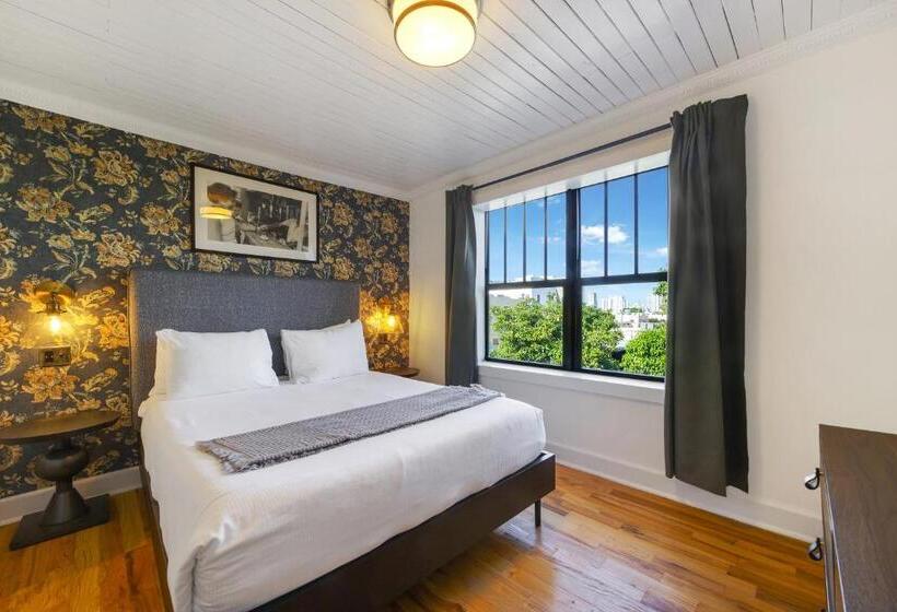 Люкс, Tower Hotel Little Havana