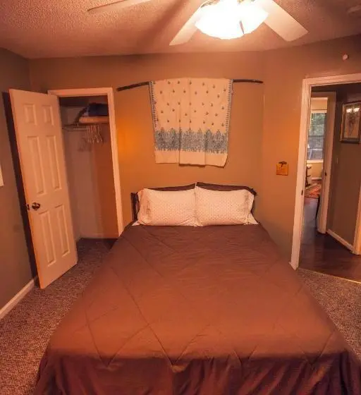 ３ベッドルームハウス, Nolichuckey Bluffs Bed & Breakfast Cabins