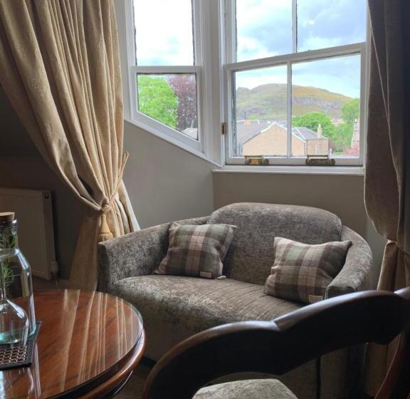 优质家庭房间, 23 Mayfield