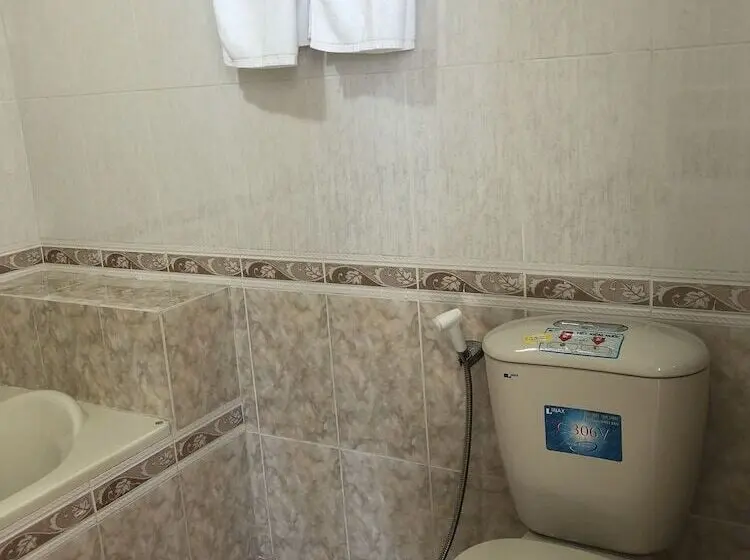اتاق استاندارد چهار تخته, Three Palms Homestay