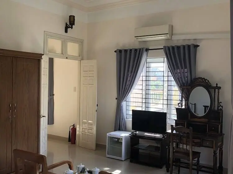 اتاق استاندارد چهار تخته, Three Palms Homestay