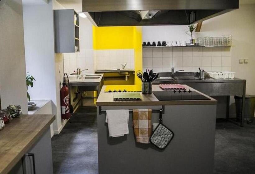 اتاق استاندارد چهار تخته, 1861 Chatel Hostel