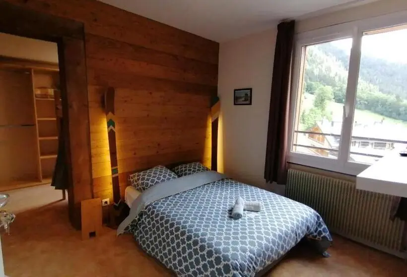 Familiekamer met Uitzicht op de Bergen, 1861 Chatel Hostel
