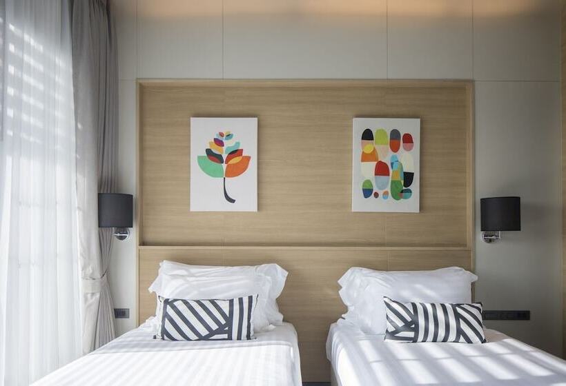 إستوديو قياسى, Aisana Hotel Korat