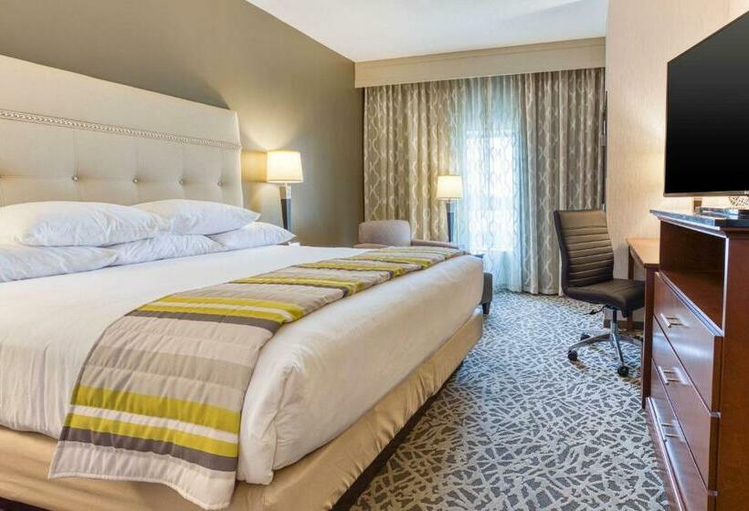 디럭스 룸 킹사이즈 침대, Drury Inn & Suites Cincinnati Northeast Mason