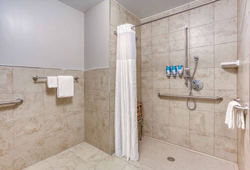 디럭스 룸, Drury Inn & Suites Cincinnati Northeast Mason