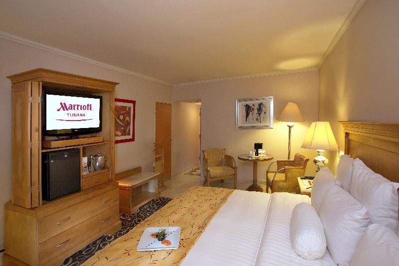 디럭스 스위트, Drury Inn & Suites Cincinnati Northeast Mason