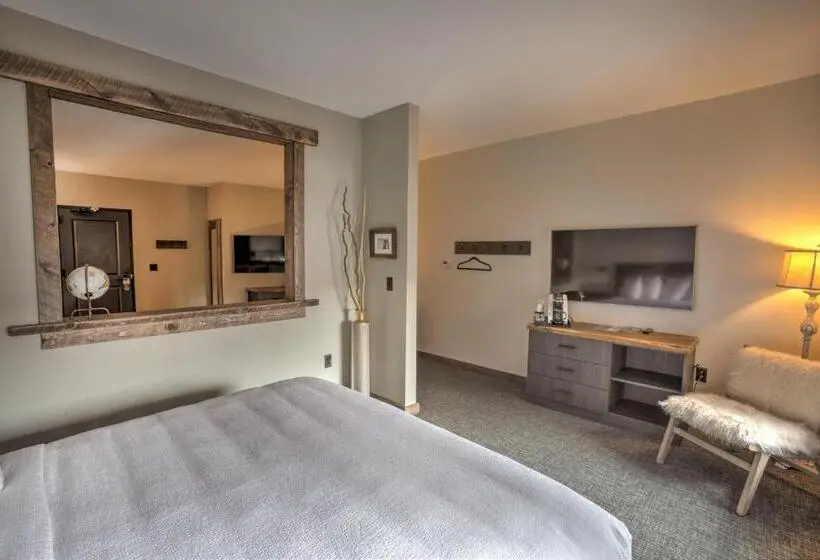 Deluxe-studio, Crosby