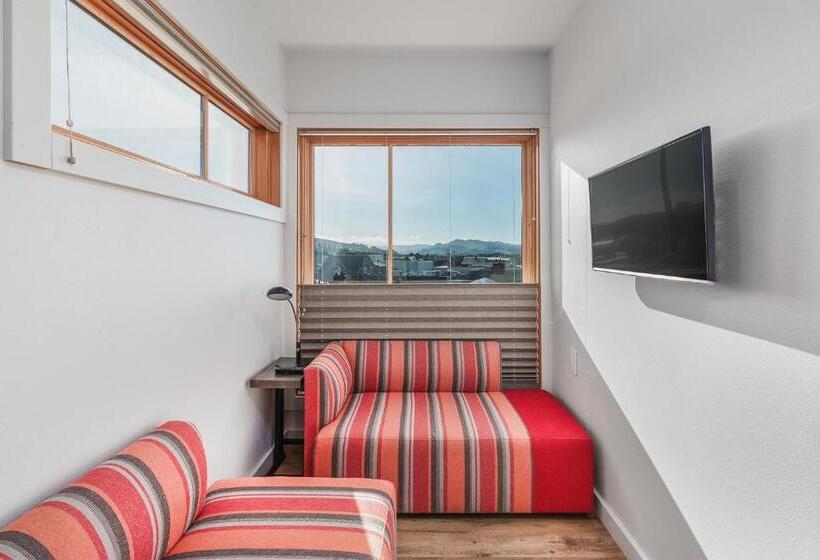 适合残疾人士使用的带超级大床的标准间, Headlands Coastal Lodge & Spa