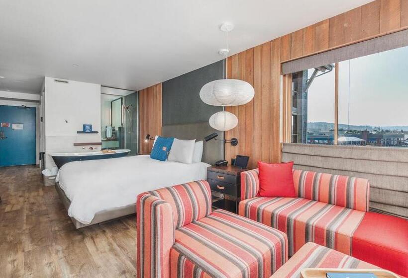 带大床的标准间, Headlands Coastal Lodge & Spa