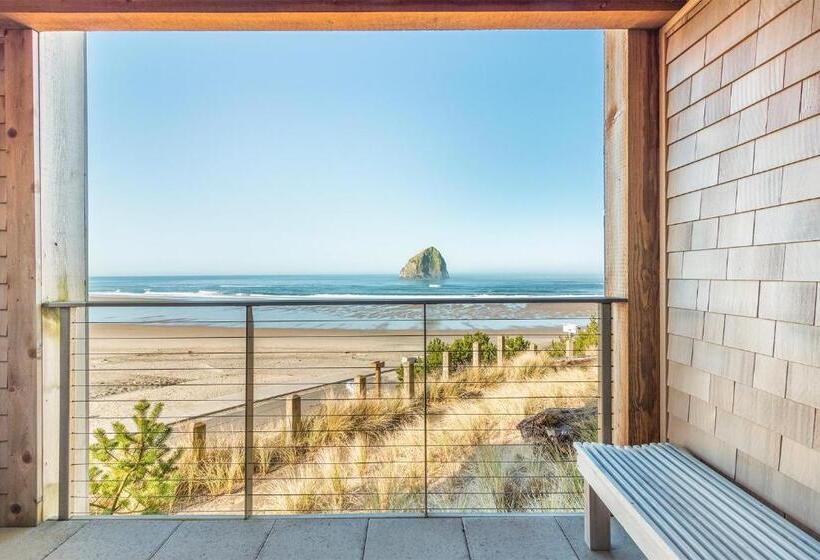 带特大床的标准间, Headlands Coastal Lodge & Spa