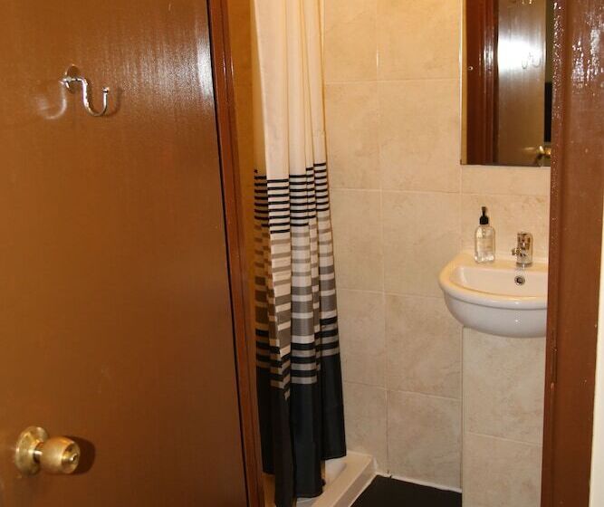 スタンダードルーム, A Gosport Inn