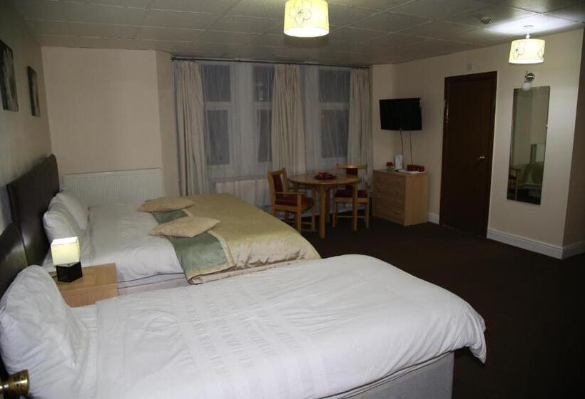 ファミリーステューディオ, A Gosport Inn