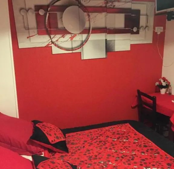 اتاق استاندارد با سرویس بهداشتی مشترک, Restaurant Du Chemin De Fer