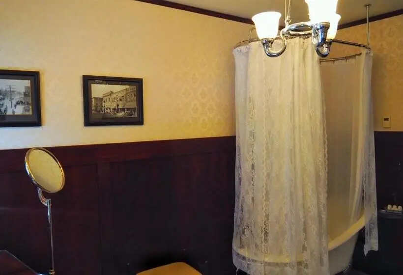 キングサイズベッドのデラックスルーム, Lady Geneva Bed & Breakfast