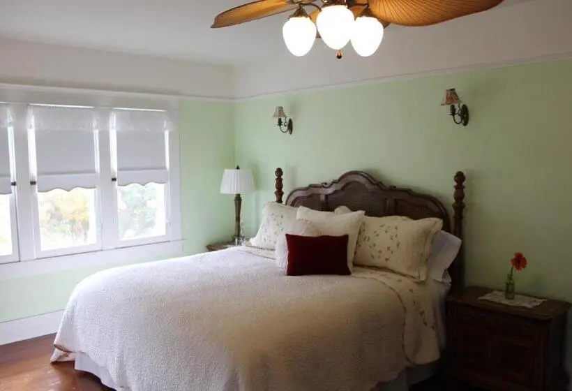 キングサイズベッドのデラックスルーム, Lady Geneva Bed & Breakfast