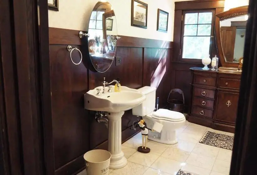 キングサイズベッドのデラックスルーム, Lady Geneva Bed & Breakfast