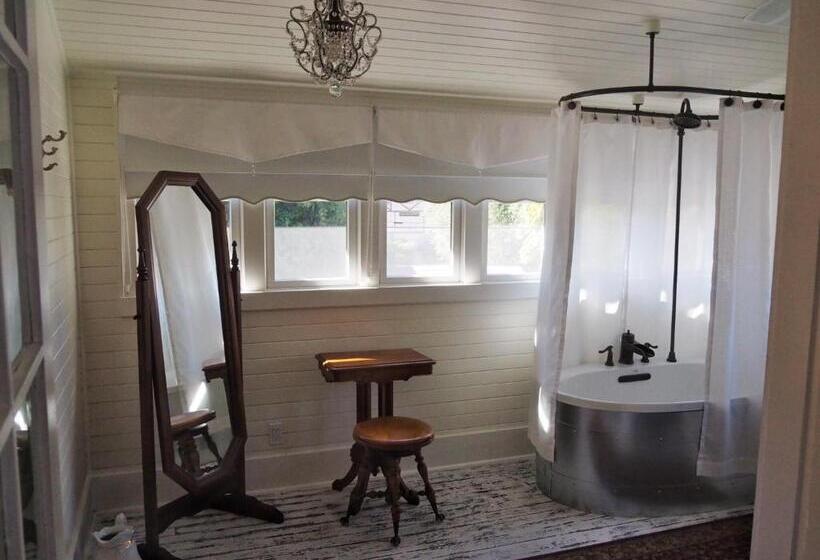 高级大房间, Lady Geneva Bed & Breakfast