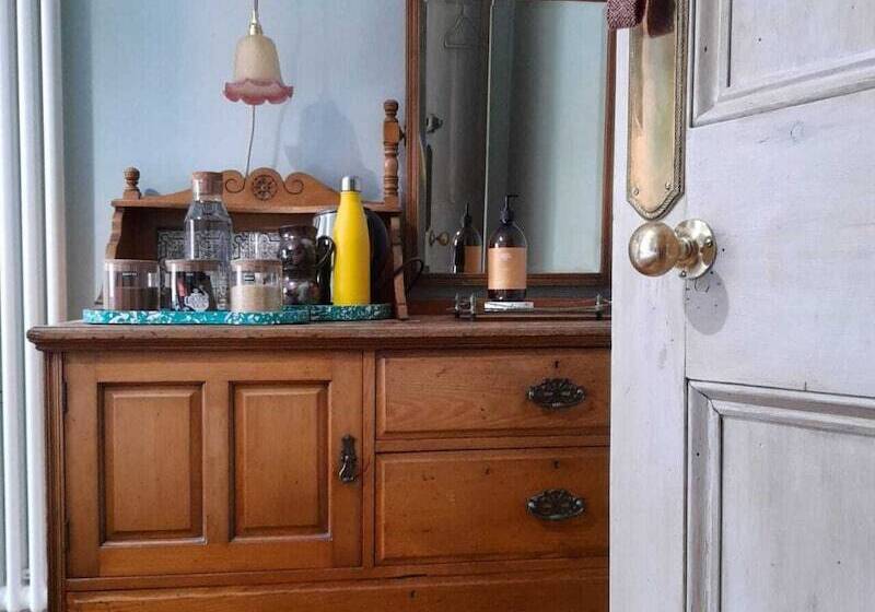 Семейный Номер, Ben A An House