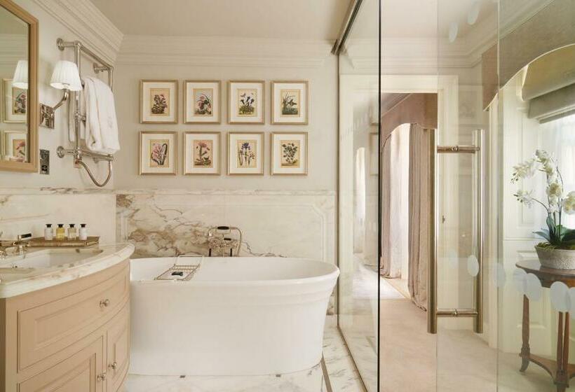 جناح جونيور, Grantley Hall