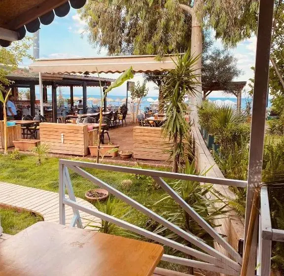 オーシャンビューデラックスルームバルコニー付き, Kara Kedi Beach Bungalow