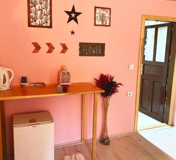 コンフォートトリプルルーム, Kara Kedi Beach Bungalow
