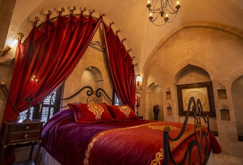 高级大房间, Selçuklu Konağı