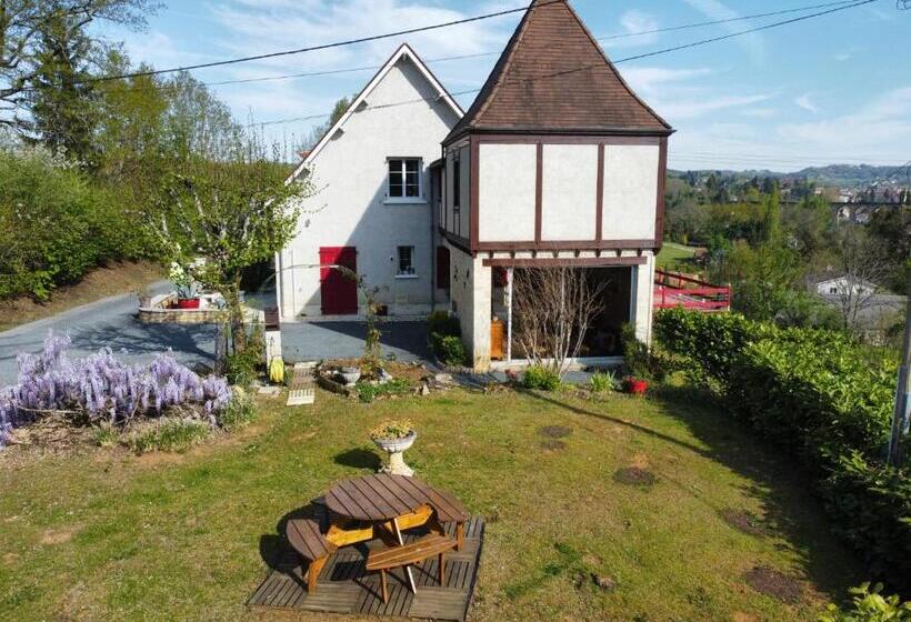 إستديو عائلى, La Bayardine