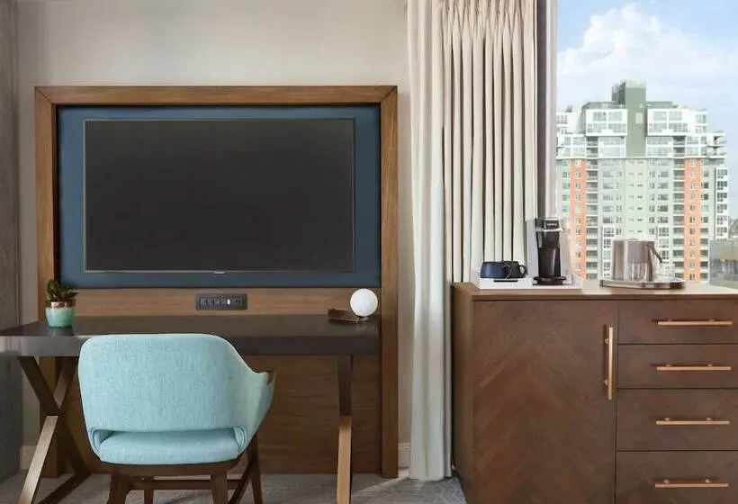 Standard Room Double Bed City View, Carte Hotel San Diego Downtown, Curio Collection By Hilton