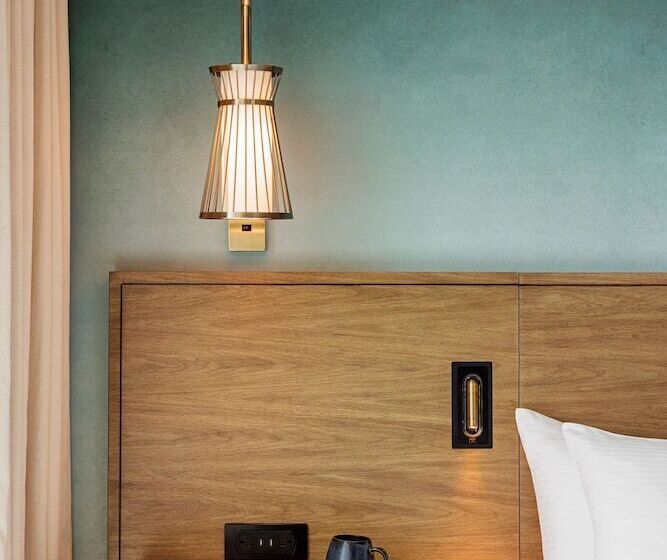 带城市景观及双人床的标准房间, Carte Hotel San Diego Downtown, Curio Collection By Hilton