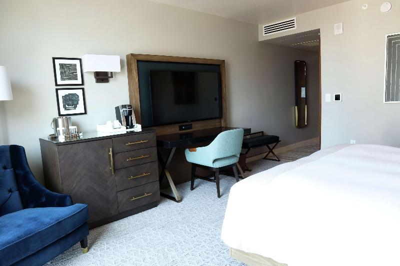 带大床的标准间, Carte Hotel San Diego Downtown, Curio Collection By Hilton