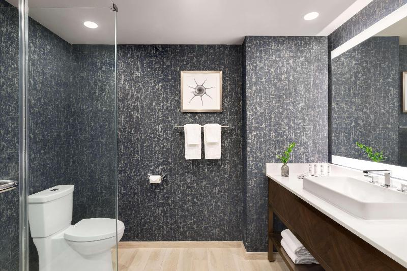 带大床的标准间, Carte Hotel San Diego Downtown, Curio Collection By Hilton