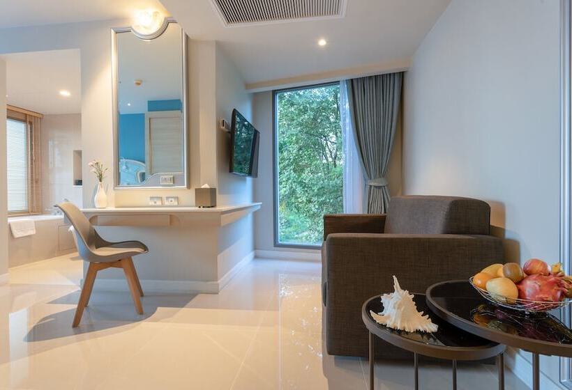 اتاق لوکس با چشم‌انداز دریا, Centara Sonrisa Residences & Suites Sriracha