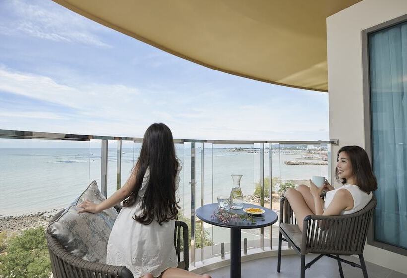 اتاق لوکس با چشم‌انداز دریا, Centara Sonrisa Residences & Suites Sriracha