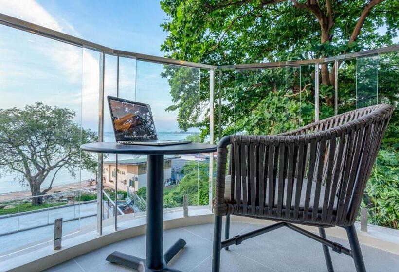 اتاق لوکس با تخت بزرگ, Centara Sonrisa Residences & Suites Sriracha