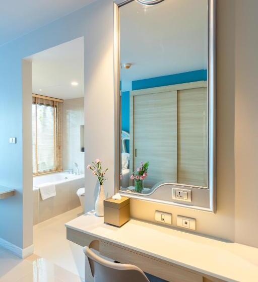 Номер Deluxe Вид на Море, Centara Sonrisa Residences & Suites Sriracha