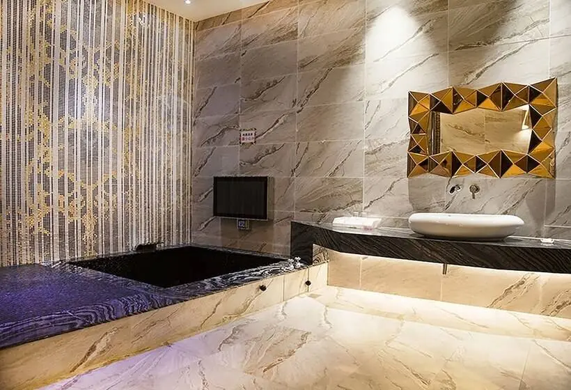 اتاق سوپریور, Royal Group Motel Fengshan Branch