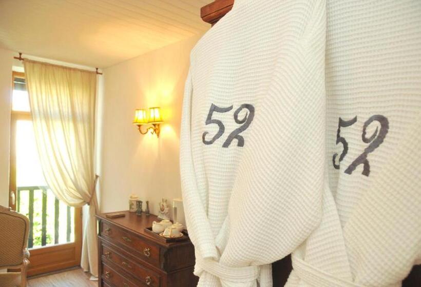 غرفة قياسية مزوَّدة بشُرفة, 52 Eymet