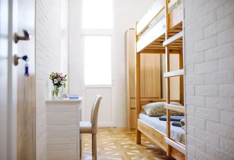 اتاق اکونومی با حمام مشترک, Cossacks Hostel