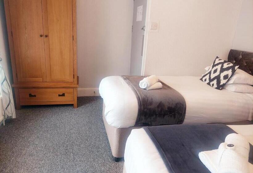 חדר סטנדרט, The Black Lion Royal