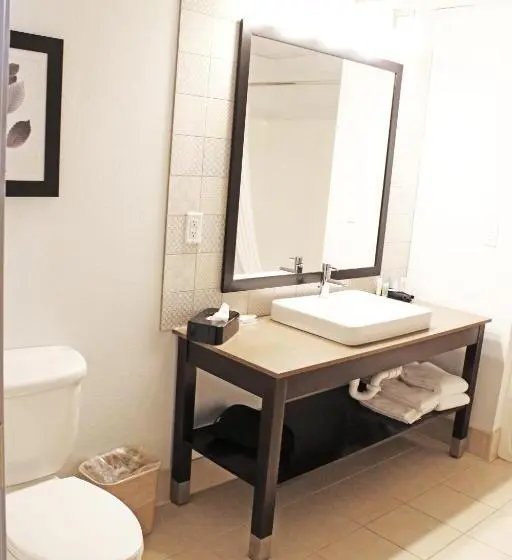デラックススタジオ, Independence Stay Hotel & Suites