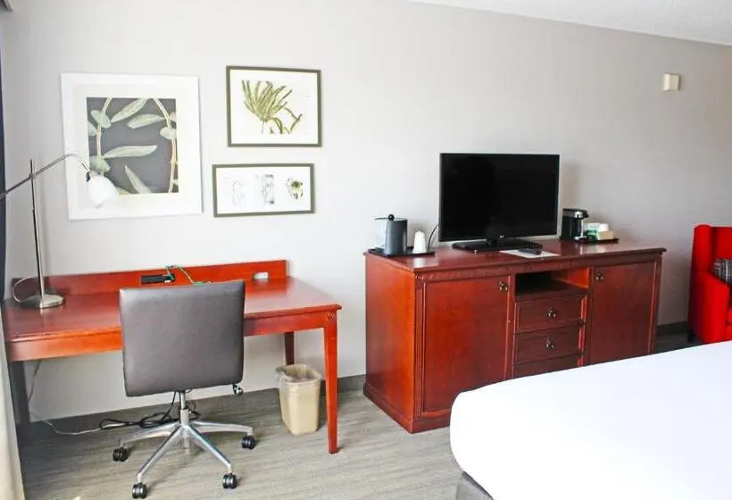デラックススイート, Independence Stay Hotel & Suites