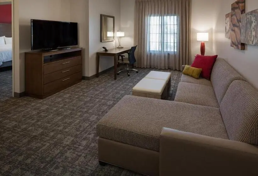 キングサイズベッドのスイートルーム, Staybridge Suites Phoenix – Biltmore Area, An Ihg