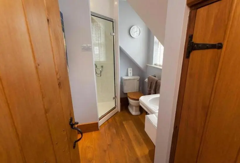 キングサイズベッドのスタンダードルーム, Hanger Down House Bed And Breakfast