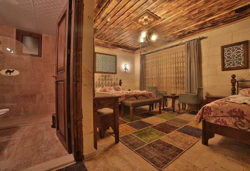 Standard Kolmen Hengen Huone Näkymä, Caravanserai Inn