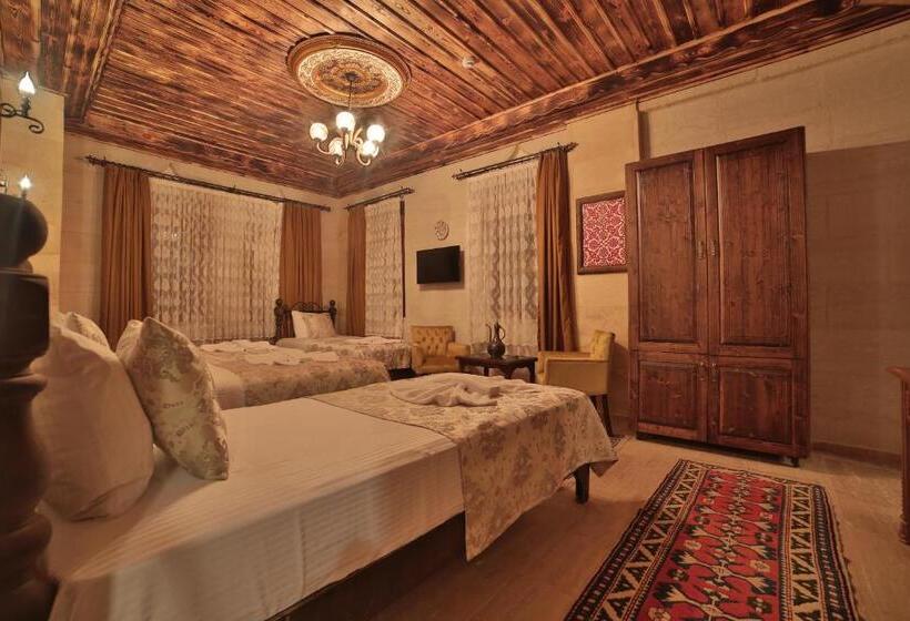 Standard Neljän Hengen Huone, Caravanserai Inn