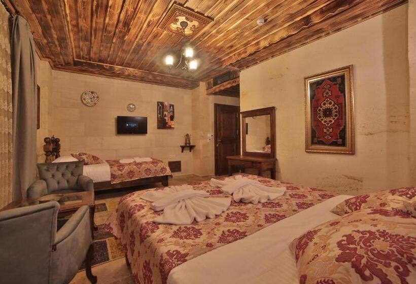 Standard Kolmen Hengen Huone Näkymä, Caravanserai Inn
