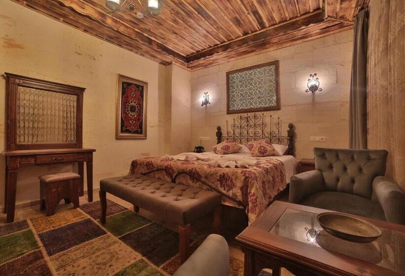 Standard Kolmen Hengen Huone Näkymä, Caravanserai Inn