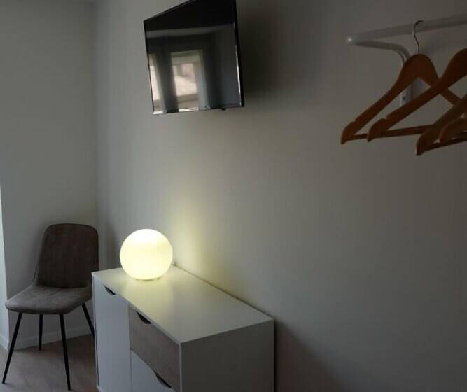 غرفة ديلوكس, De Ma Tante